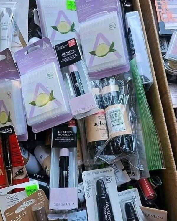 Makeup and cosmetics - Image 2